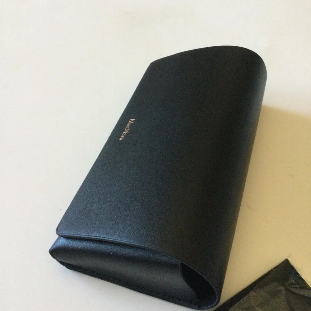 MAX MARA MaxMara BLACK LEATHER SUNGLASSES CASE WITH CLEANING CLOTH